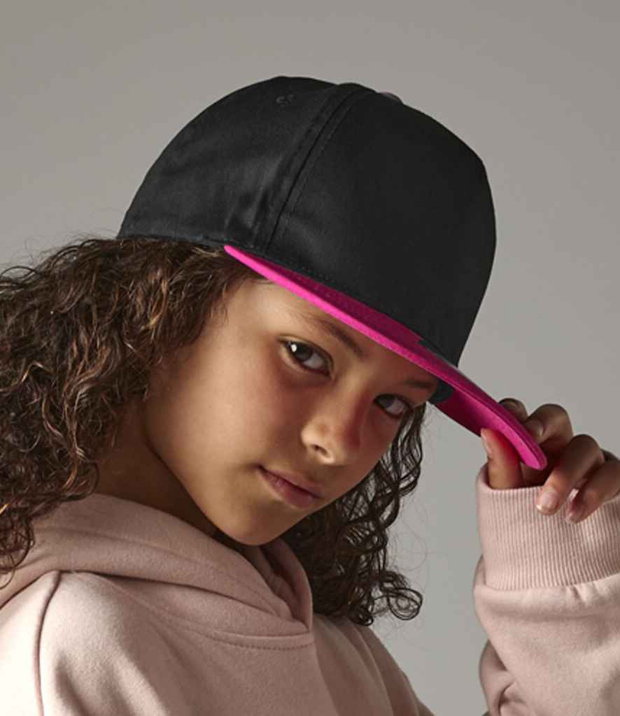 Beechfield BB615 Black/Fuchsia Model - Ready to be Printed by Custard Workwear - Cheap Personalised and Customised Workwear in Nottinghamshire, Derbyshire and Leicestershire
