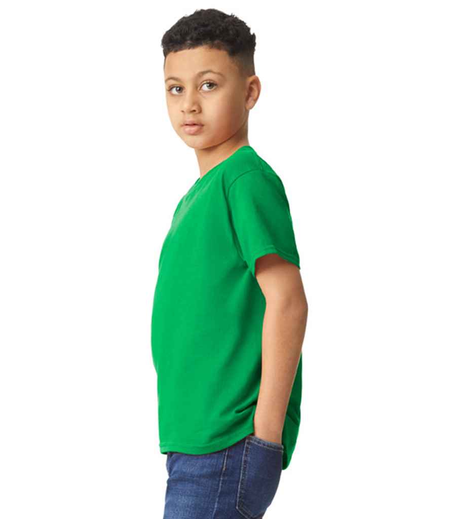 Gildan GD05B Irish Green Model - Ready to be Embroidered and Printed by Custard Workwear - Cheap Personalised and Customised Workwear in Nottinghamshire, Derbyshire and Leicestershire