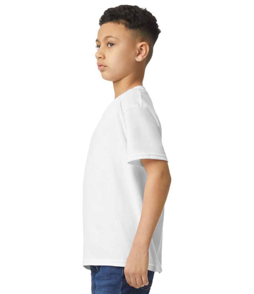 Gildan GD05B White Model - Ready to be Embroidered and Printed by Custard Workwear - Cheap Personalised and Customised Workwear in Nottinghamshire, Derbyshire and Leicestershire
