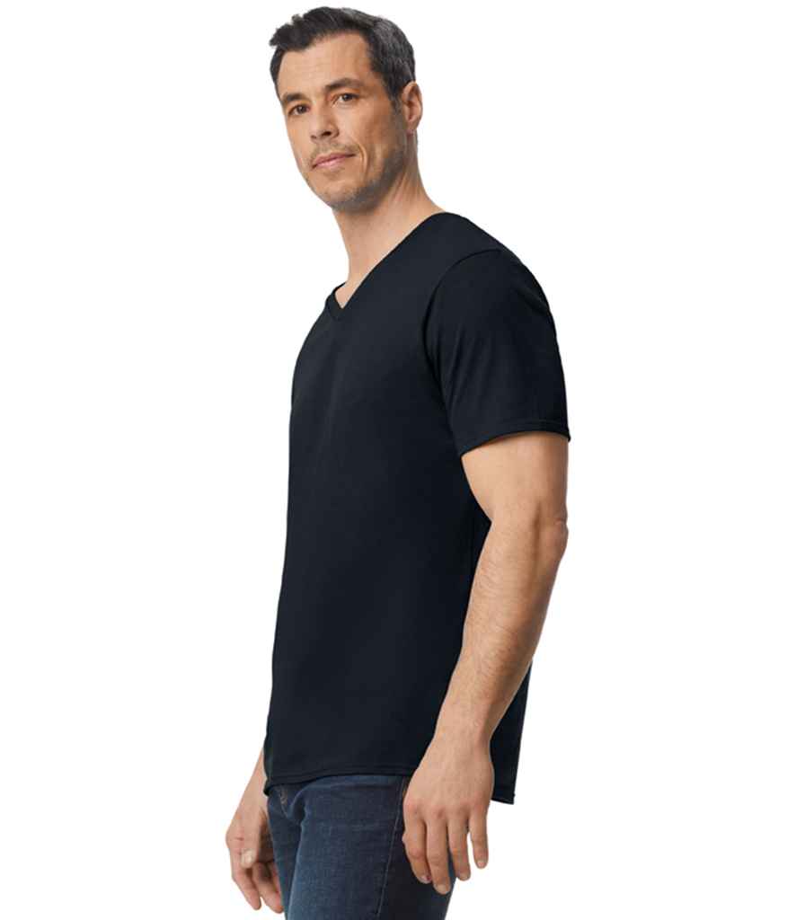 Gildan GD10 Black Model - Ready to be Printed by Custard Workwear - Cheap Personalised and Customised Workwear in Nottinghamshire, Derbyshire and Leicestershire