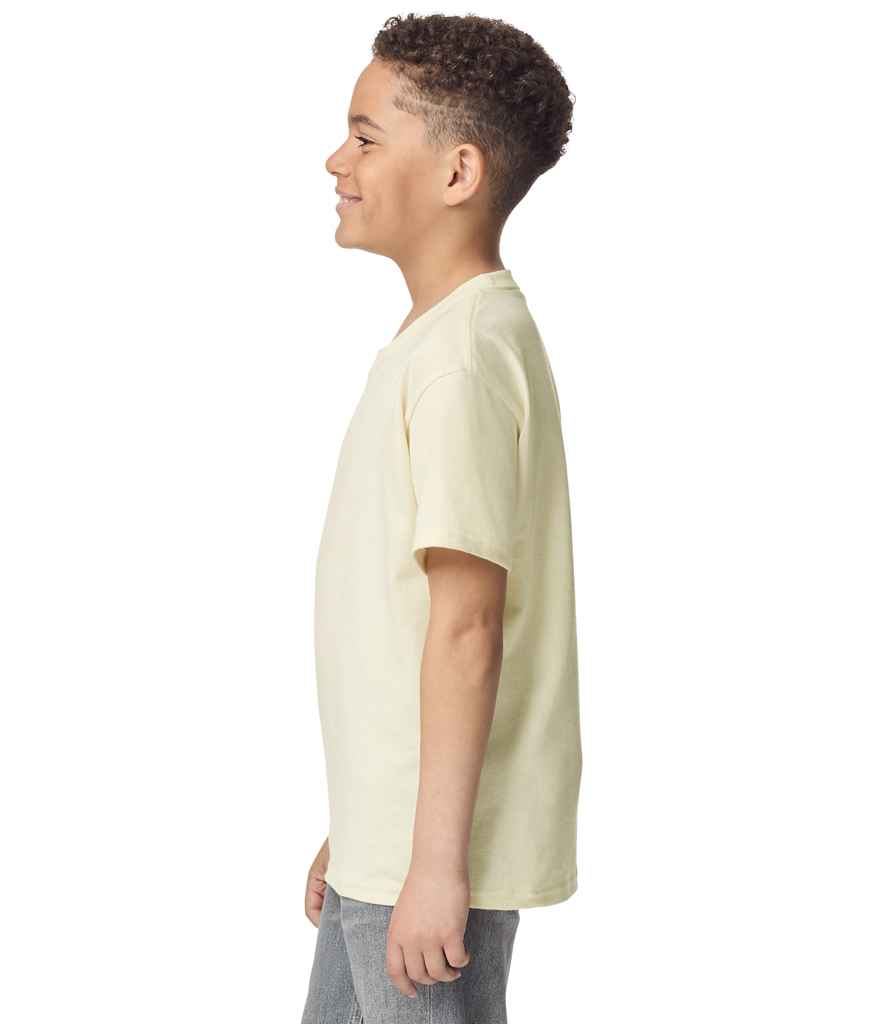 Gildan GD05B Off White Model -  Ready to be Embroidered and Printed by Custard Workwear - Cheap Personalised and Customised Workwear in Nottinghamshire, Derbyshire and Leicestershire