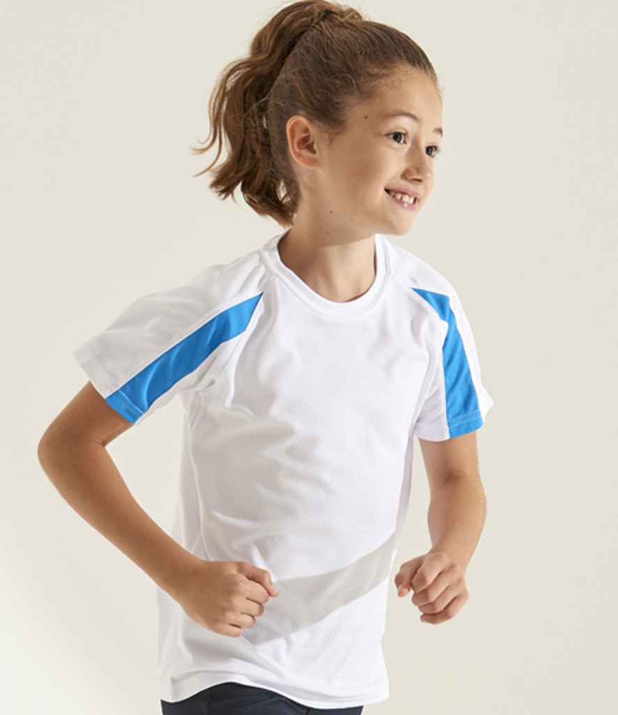 Just Cool JC003B Arctic White/Sapphire Blue Model -  Ready to be Printed by Custard Workwear - Cheap Personalised and Customised Workwear in Nottinghamshire, Derbyshire and Leicestershire
