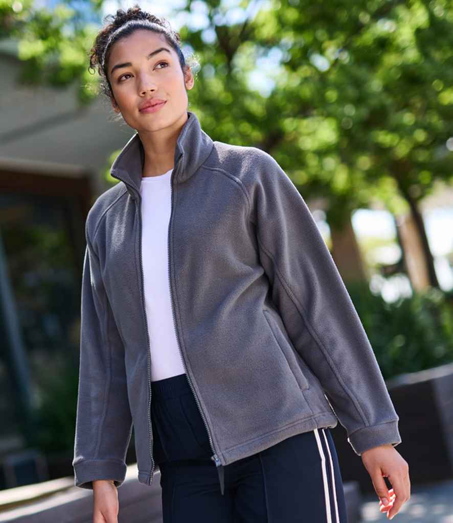 Regatta Professional RG123 Seal Grey Model - Fleece Ready to be Embroidered by Custard Workwear - Cheap Personalised and Customised Workwear in Nottinghamshire, Derbyshire and Leicestershire